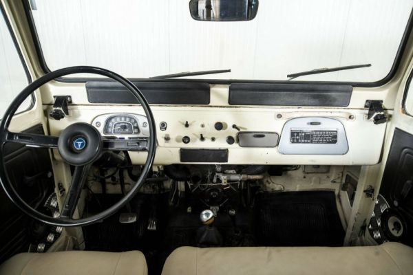 Toyota Land Cruiser BJ 40 1977 122960