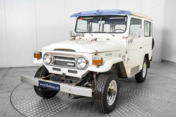Toyota Land Cruiser BJ 40 1977 122971