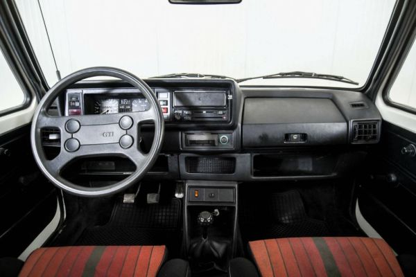 Volkswagen Golf Mk I GTI 1.8 1983 122973