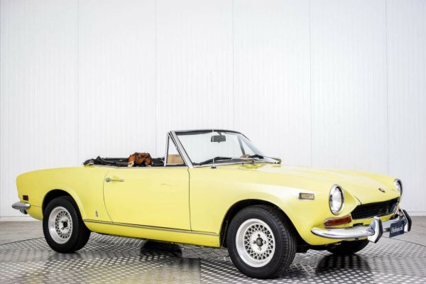 Fiat 124 Spider CS1 1973 129028