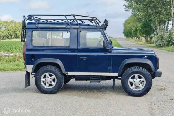 Land Rover Defender 90 1997 117433