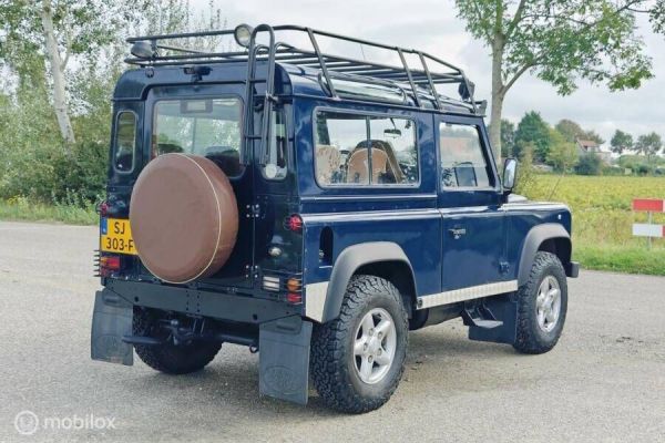 Land Rover Defender 90 1997 117436