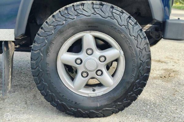 Land Rover Defender 90 1997 117439