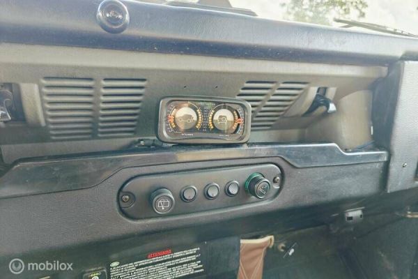 Land Rover Defender 90 1997 117443