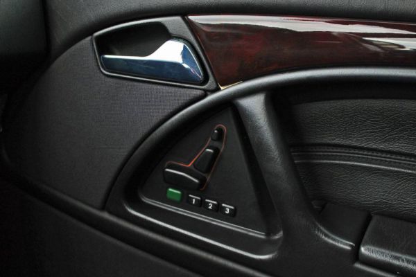 Mercedes-Benz SL 500 2000 30966