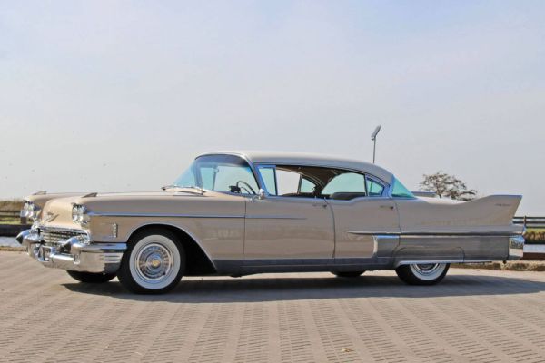 Cadillac 60 Special Fleetwood 1958 118103