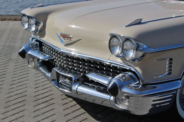 Cadillac 60 Special Fleetwood 1958 118106