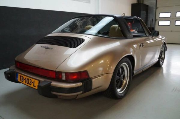 Porsche 911 SC 3.0 1982 123017
