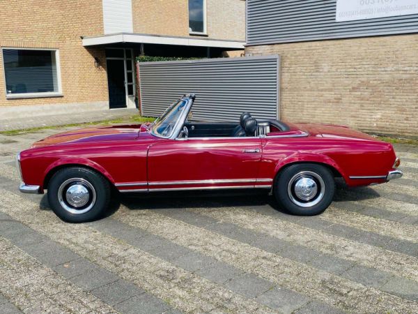 Mercedes-Benz 230 SL 1966 33755