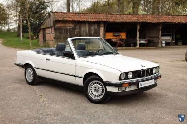 BMW 320i 1989