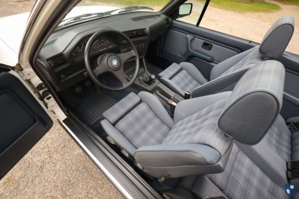 BMW 320i 1989 122124