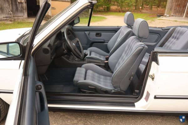 BMW 320i 1989 122125