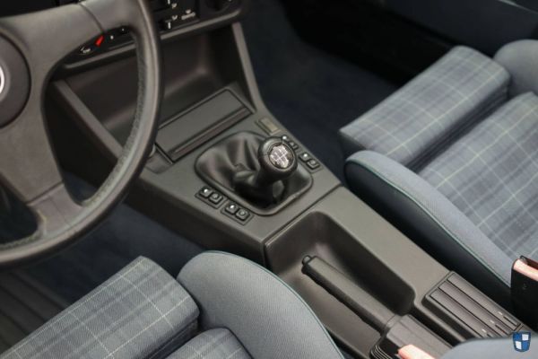 BMW 320i 1989 122132