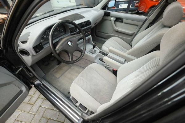 BMW 525i 1992 122167