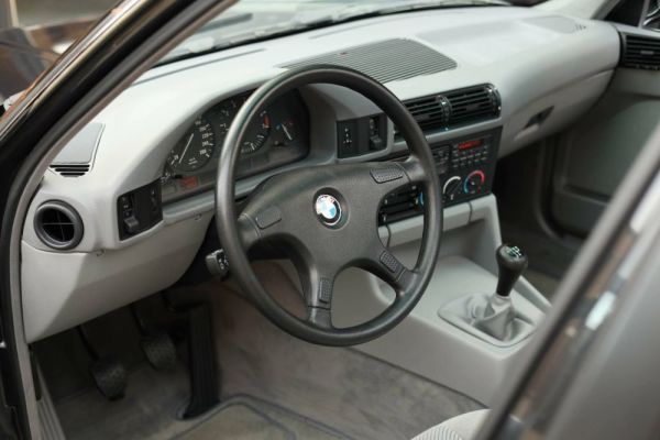 BMW 525i 1992 122170