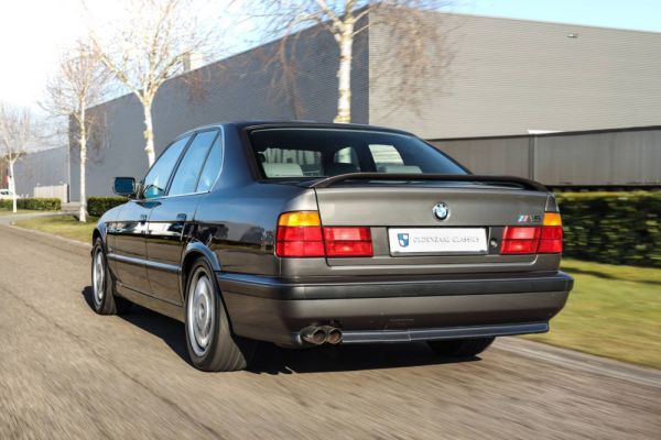 BMW M5 1989 122180