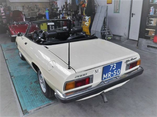 Alfa Romeo Spider Veloce 2000 1976 52004