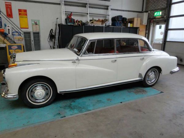 Mercedes-Benz 300 d 1960 53749