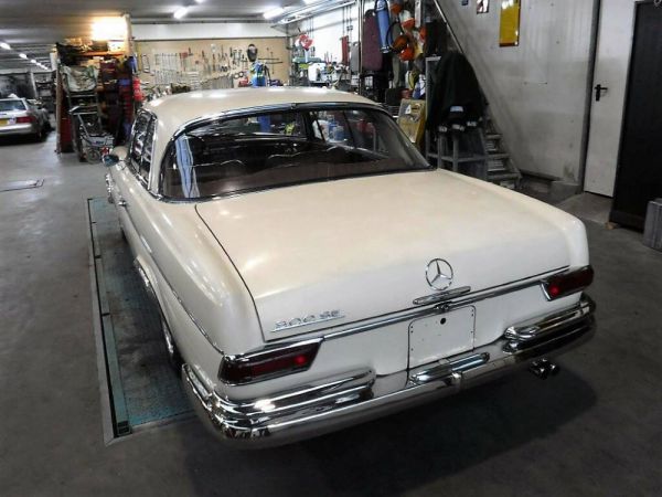 Mercedes-Benz 300 SE 1967 53777