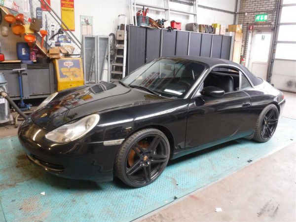 Porsche 911 Carrera 1999