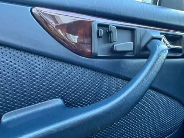 Mercedes-Benz 380 SEC 1983 116858