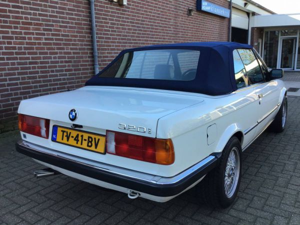 BMW 320i 1988 73238