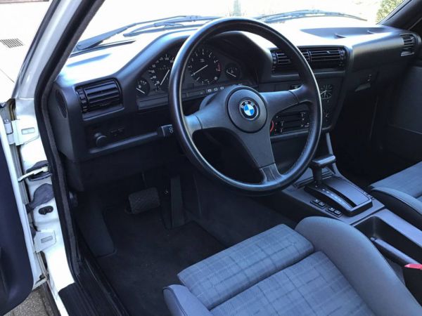 BMW 320i 1988 73240