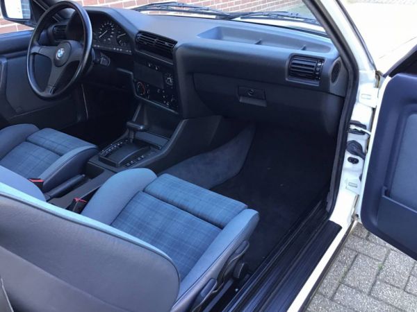 BMW 320i 1988 73242