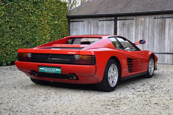 Ferrari Testarossa 1986 698