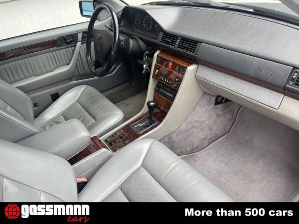Mercedes-Benz E 320 1993 23083
