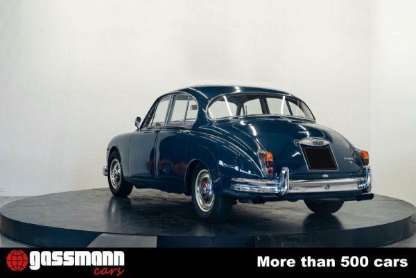 Daimler V8-250 1969 130404