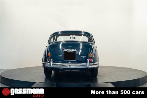 Daimler V8-250 1969 130405