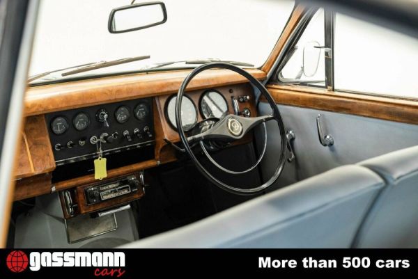 Daimler V8-250 1969 130408