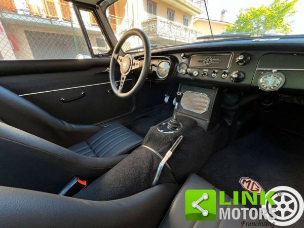 MG MGB 1967 121710