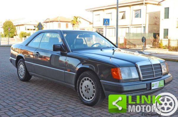 Mercedes-Benz 300 CE 1990 121728
