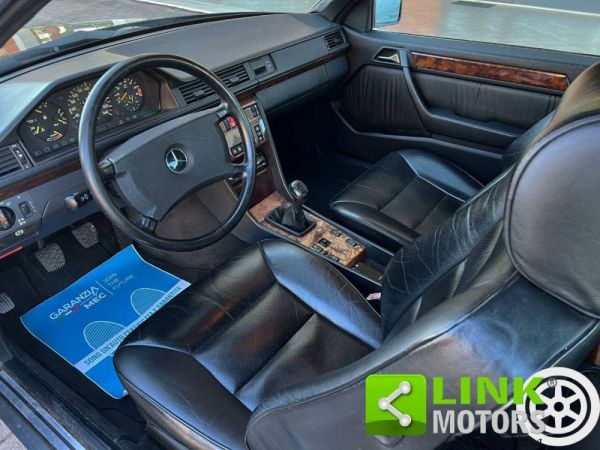 Mercedes-Benz 300 CE 1990 121730