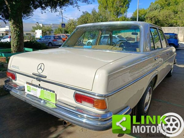 Mercedes-Benz 250 S 1967 121731