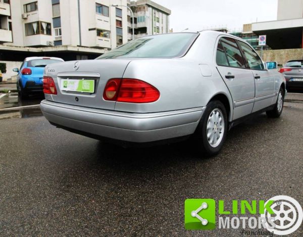 Mercedes-Benz E 200 1997 121750