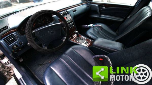 Mercedes-Benz E 200 1997 121753