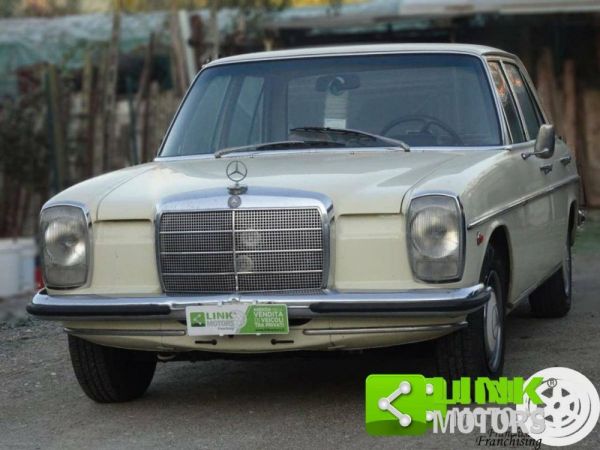Mercedes-Benz 220 1971 121754