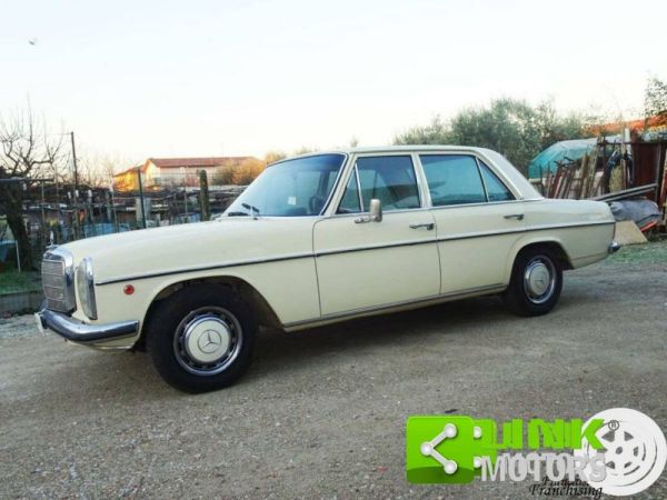 Mercedes-Benz 220 1971 121755