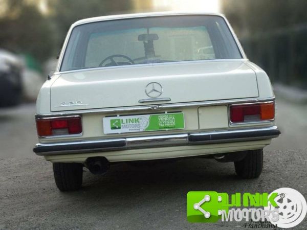 Mercedes-Benz 220 1971 121756