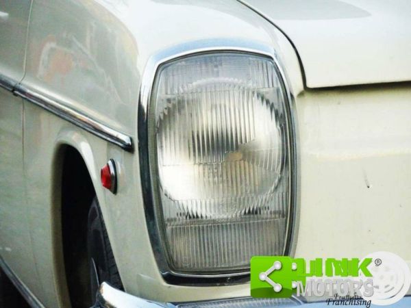 Mercedes-Benz 220 1971 121758
