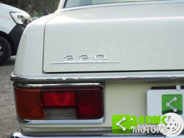 Mercedes-Benz 220 1971 121759