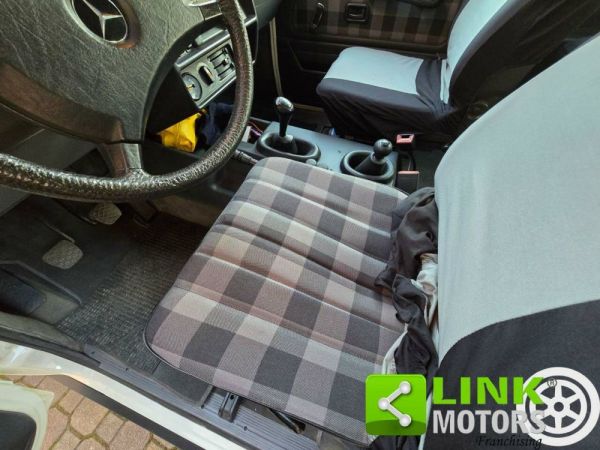 Mercedes-Benz 200 GE (SWB) 1989 121768