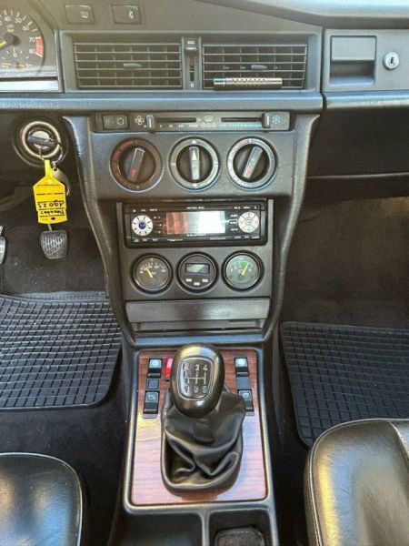 Mercedes-Benz 190 E 2.3-16 1986 122870