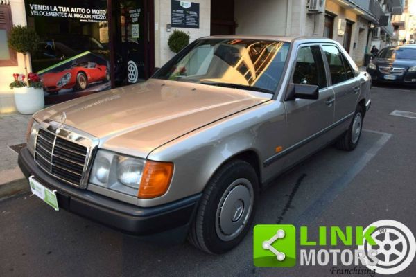 Mercedes-Benz 200 1986