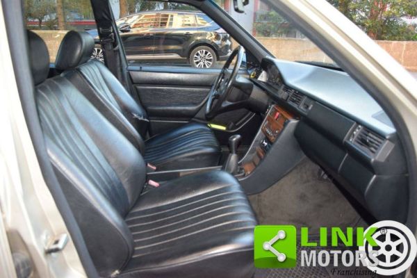 Mercedes-Benz 200 1986 123746