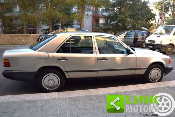 Mercedes-Benz 200 1986 123747