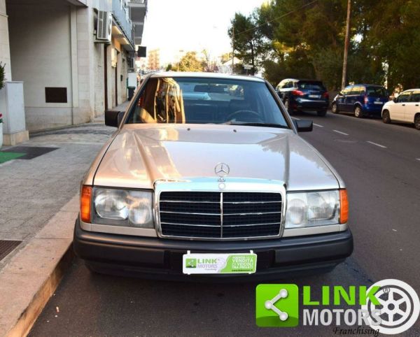 Mercedes-Benz 200 1986 123748